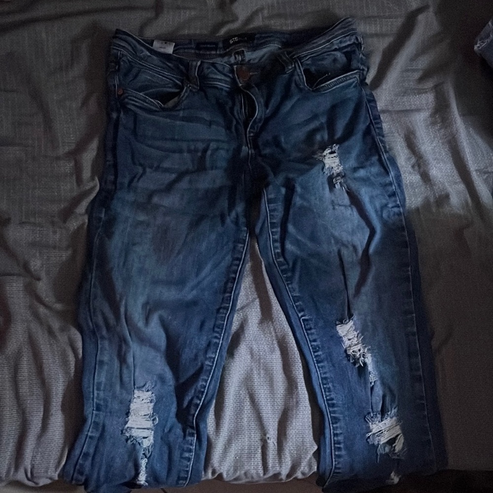 ripped skinny jeans
